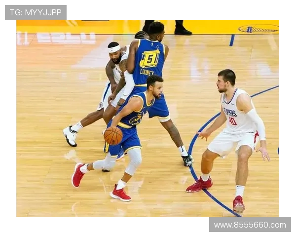 上海篮球队阵地战表现分析与战术调整探讨